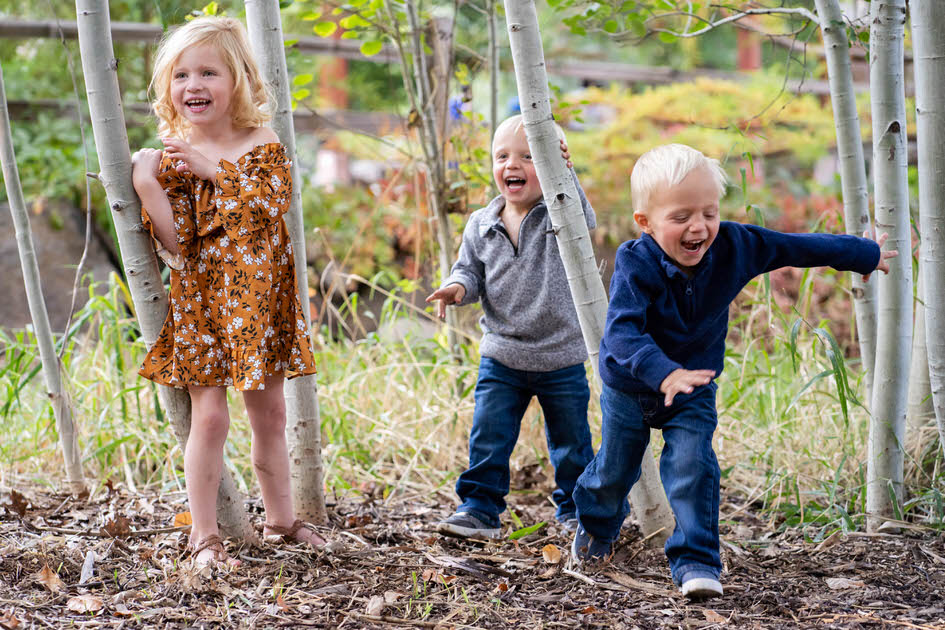 family mini sessions are a quick and easy way to update family photos